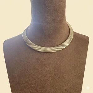 Vintage Trifari 1980s Gold Tone Ribbed Omega Choker Necklace 15-18 inch Mob Wife